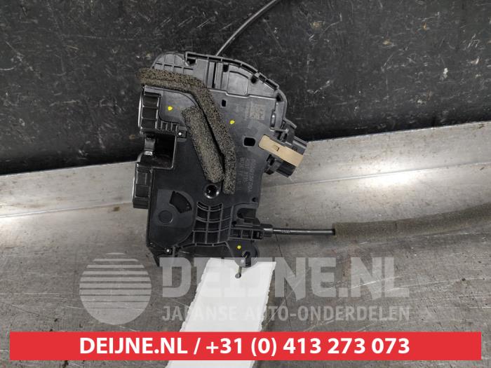 Nissan Micra Door lock mechanism 4-door, front left O547973