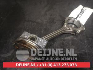 Gebruikte Zuiger Toyota Yaris III (P13) 1.33 16V Dual VVT-I Prijs € 50,00 Margeregeling aangeboden door V.Deijne Jap.Auto-onderdelen BV