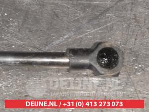 Nissan Juke Gasdemper links-achter O548882 foto 3