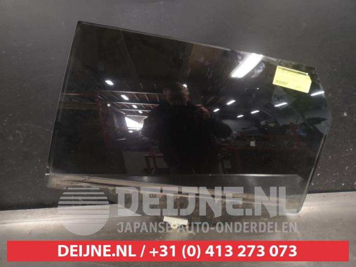 Kia Sorento Türscheibe 4-türig links hinten O549064