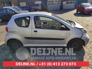 Toyota Aygo Tür 2-türig rechts O549396 foto 3