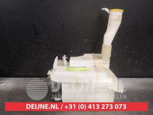 Subaru Legacy Front windscreen washer reservoir O549643 photo 3