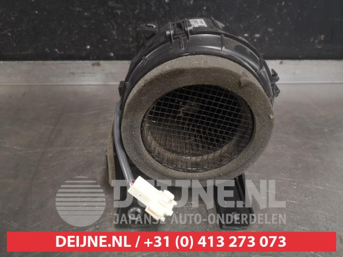 Toyota Yaris Akkulüfter O550137