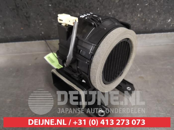 Toyota Yaris Accu ventilator O550139