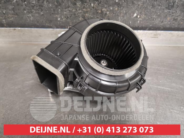 Toyota Rav-4 Accu ventilator O550182