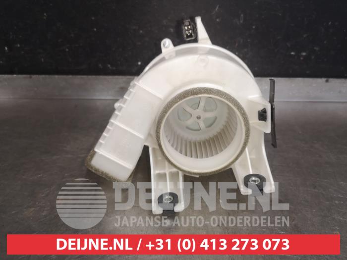 Toyota Rav-4 Accu ventilator O550190