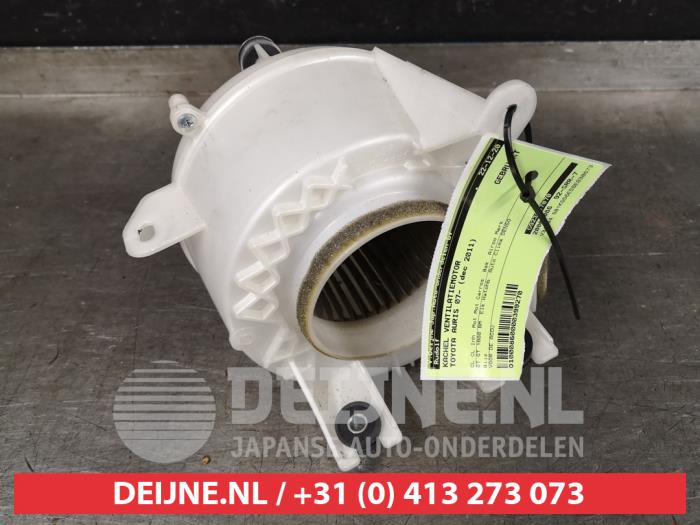 Toyota Auris Accu ventilator O550198