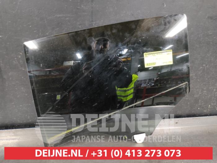 Mazda 3 Rear door window 4-door, left O550295