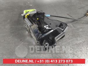 Toyota Prius Plus Türschlossmechanik 4-türig links vorne O550499 foto 2