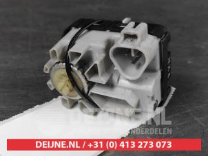 Toyota Prius Plus Scheinwerfermotor O550586 foto 2