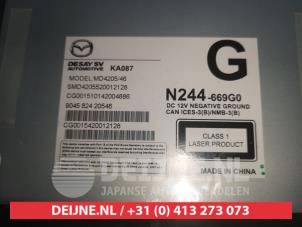 Mazda MX-5 CD player O550656 photo 2