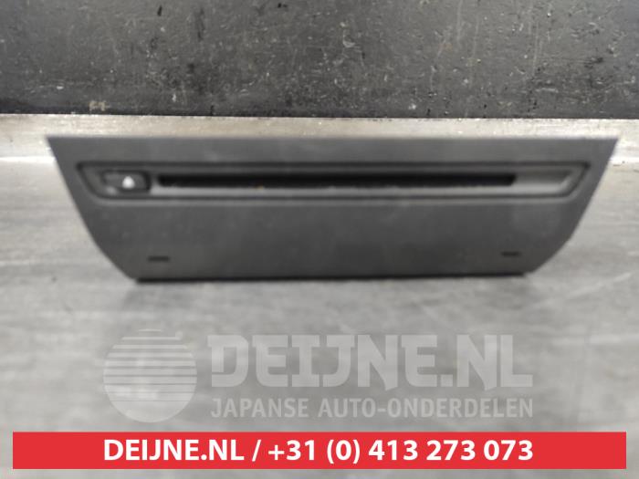 Mazda 3 CD Speler O550910