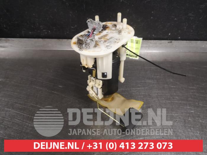 Gebruikte Tank element Pomp Hyundai Santa Fe I 2.0 16V 4x2 Prijs € 50,00 Margeregeling aangeboden door V.Deijne Jap.Auto-onderdelen BV