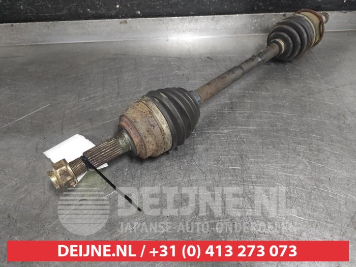 Daihatsu Sirion Aandrijfas links-voor O552033