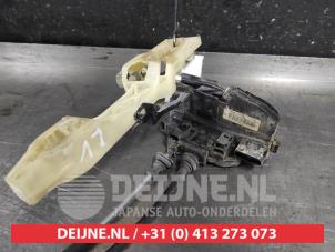 Hyundai Santafe Door lock mechanism 4-door, front left O552078 photo 2