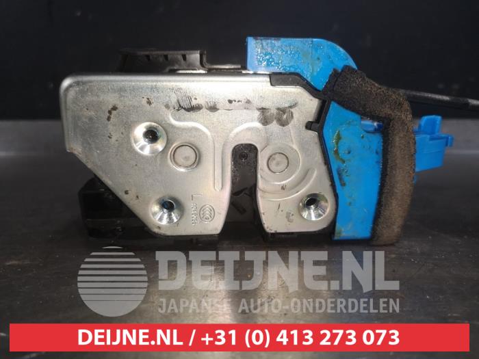 Kia Ceed Deurslot Mechaniek 4Deurs links-achter O552286