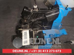 Kia Ceed Rear door lock mechanism 4-door, left O552286 photo 2