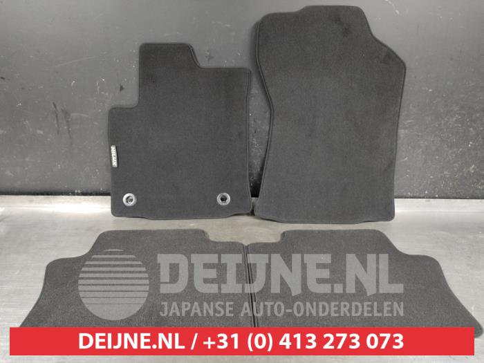 Toyota Hilux Set of mats O552879
