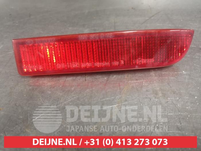 Toyota Avensis Bumper reflector rechts-achter O552954