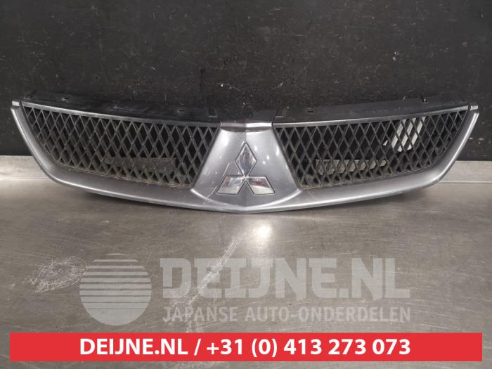 Mitsubishi Lancer Grille O553040
