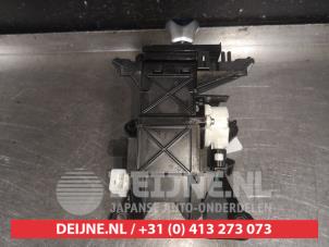 Toyota Auris Automatic gear selector O553832 photo 3