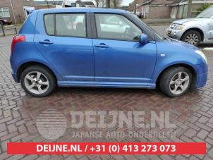 Suzuki Swift Portier 4Deurs rechts-voor O553909 foto 3