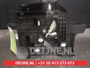 Nissan Pulsar Automatic gear selector O554067 photo 2
