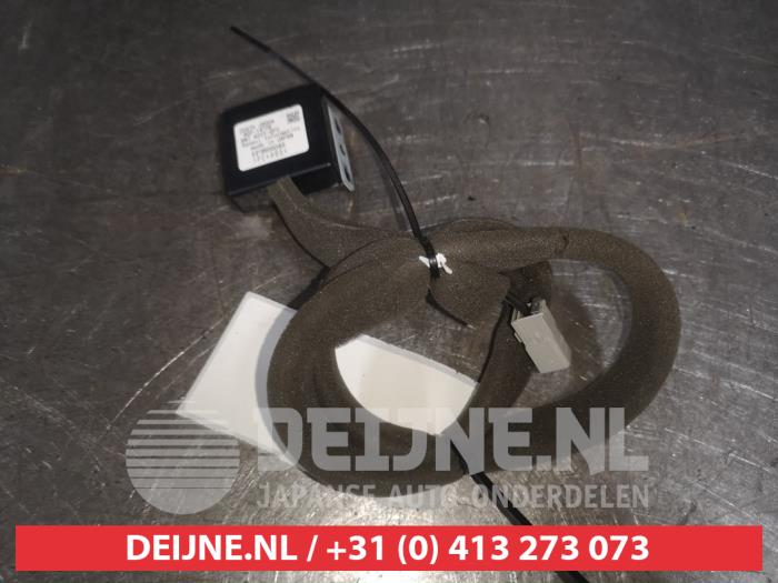 Nissan Qashqai GPS antenna O554069
