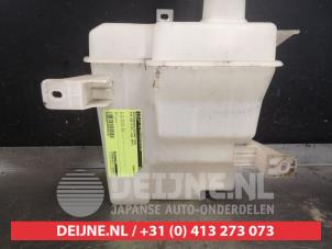 Kia Ceed Ruitensproeiertank voor O554222 foto 3
