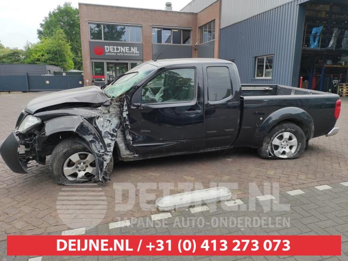 Nissan Navara Portierruit 4Deurs links-achter O554949