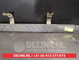 Nissan Navara Treeplank rechts O554993 foto 2