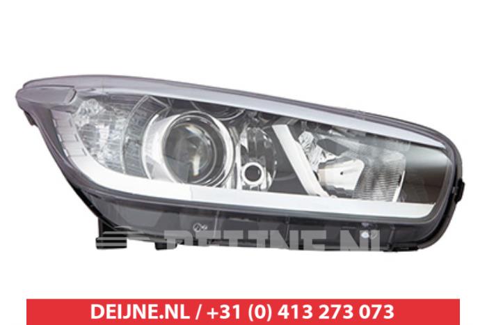 Kia Ceed Headlight, right O9990008236