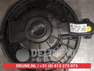 Hyundai Tucson Kachel Ventilatiemotor O555249 foto 2