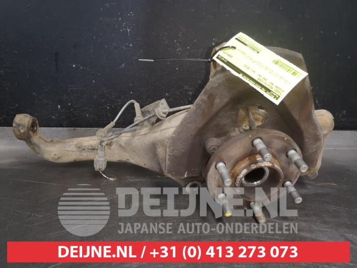 Nissan Navara Fusee rechts-voor O555520