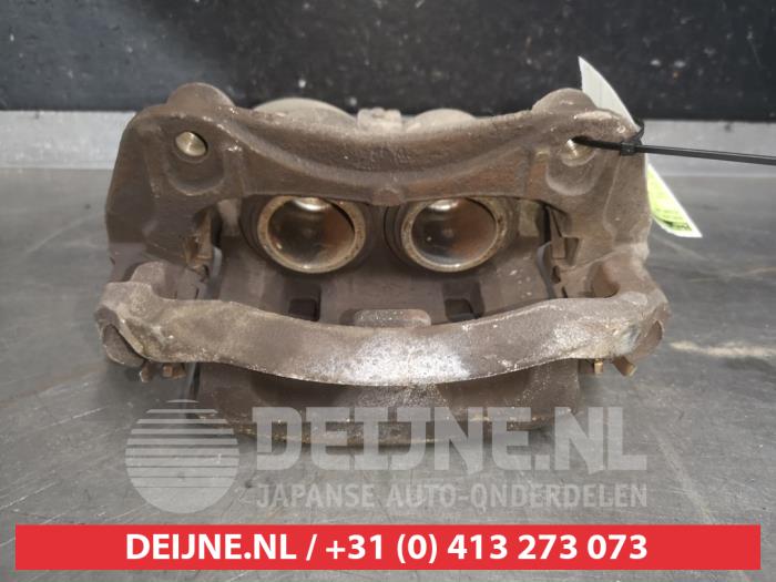 Nissan Navara Bremszange rechts vorne O555526