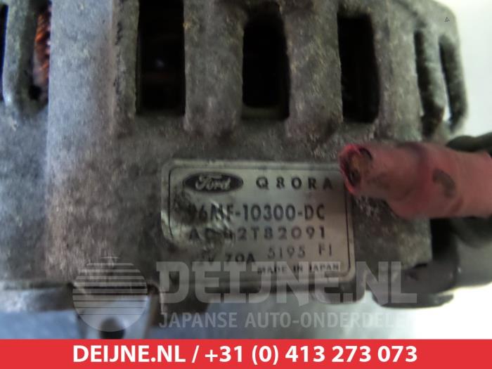 Dynamo van een Mazda 121 (JA/JB) 1.25i 16V 1996