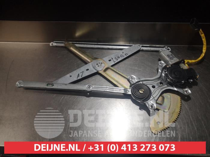 Toyota Previa Ruitmechaniek 4Deurs links-voor O276022