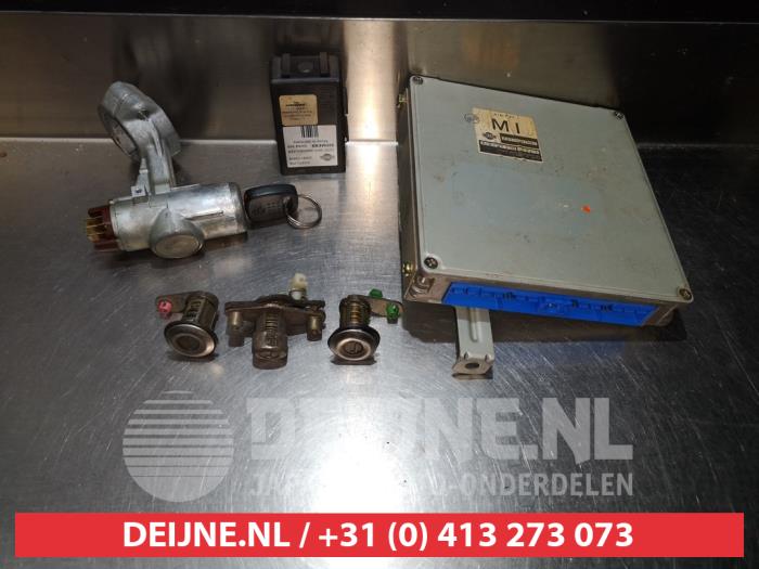Nissan Primera Set of cylinder locks (complete) O278086