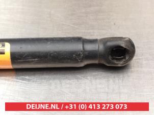 Kia Sportage Gasdemper links-achter O293957 foto 2