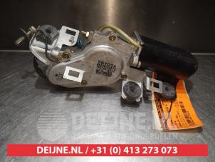 Toyota Corolla Scheibenwischermotor hinten O301399 foto 2