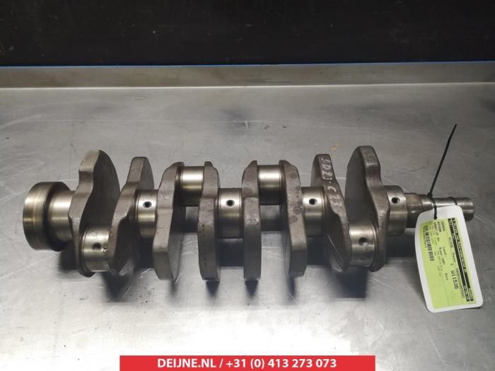Gebruikte Krukas Nissan Vanette (C23) 2.3 D E/Cargo Prijs € 50,00 Margeregeling aangeboden door V.Deijne Jap.Auto-onderdelen BV