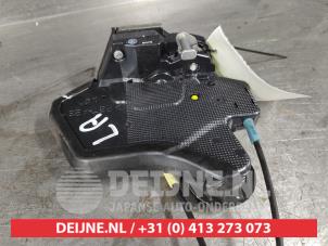 Daihatsu Terios Türschlossmechanik 4-türig links hinten O555927 foto 2