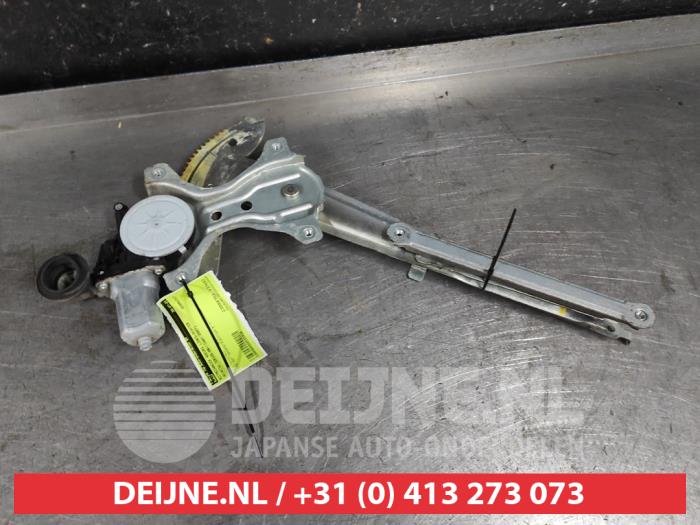 Daihatsu Terios Ruitmechaniek 4Deurs links-achter O555928