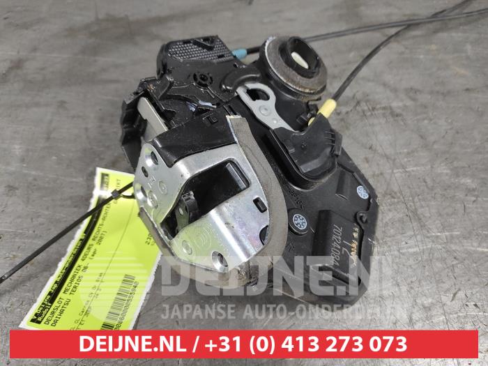 Daihatsu Terios Deurslot Mechaniek 4Deurs rechts-achter O555940