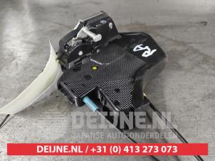 Daihatsu Terios Türschlossmechanik 4-türig rechts hinten O555940 foto 2