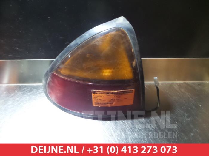 Mazda 323 Rücklicht links O297379