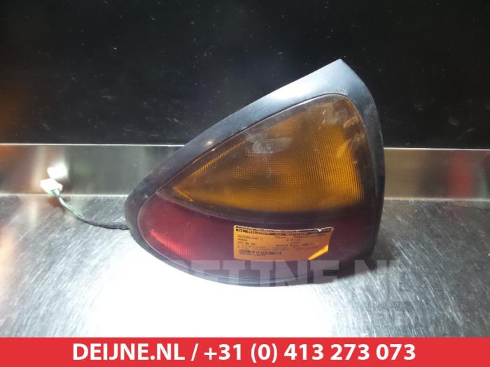 Mazda 323 Rücklicht links O297380