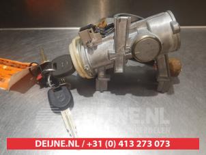 Mitsubishi Space Wagon Ignition lock + key O335525 photo 2