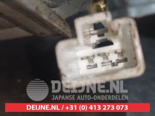 Toyota Starlet Ruitenwissermotor achter O301380 foto 4