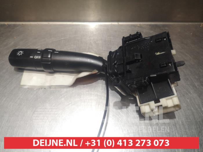 Toyota Avensis Verso Light switch O307360